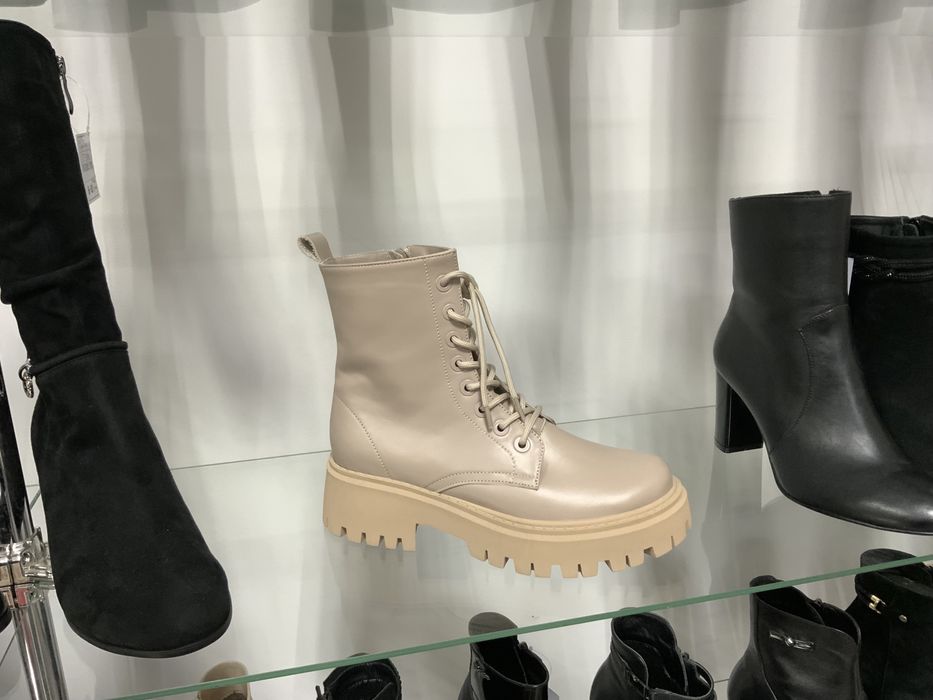 женские зимние спортивные кроссовки ботинки