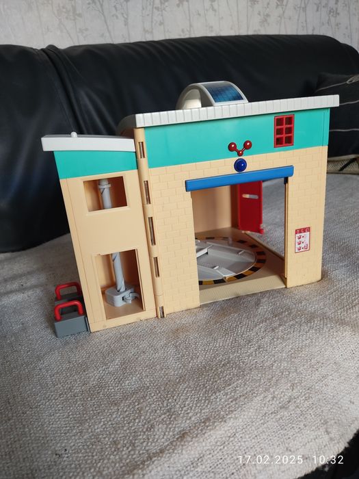 Ігрові гаражі для машинок