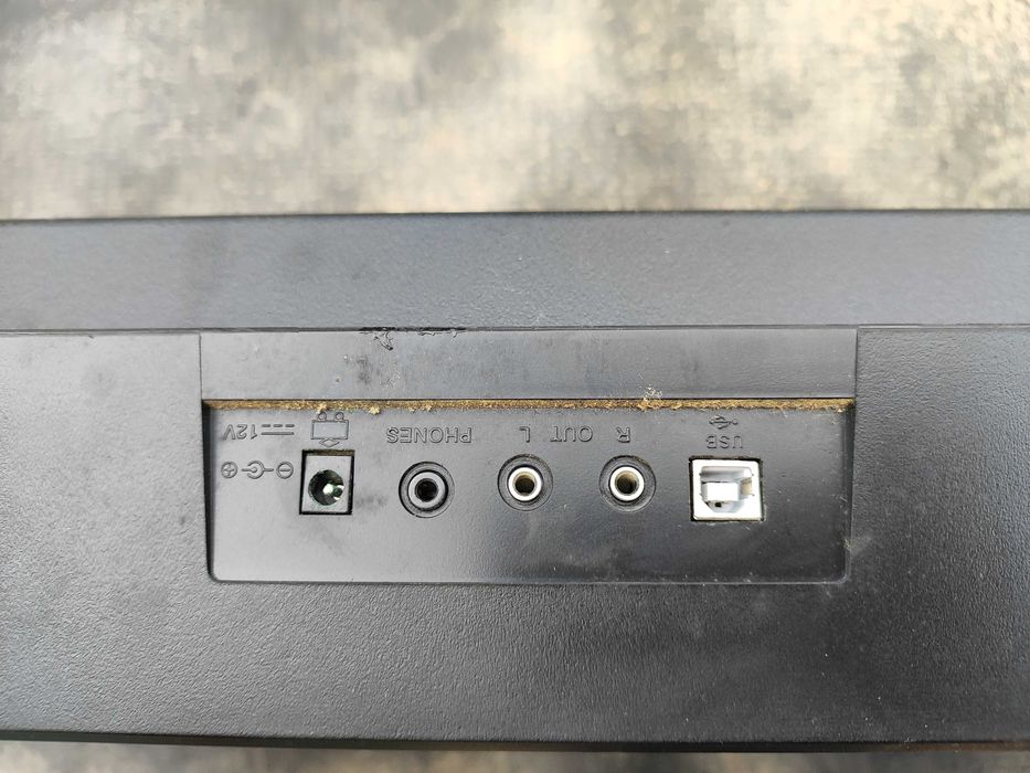 Синтезатор  Cortland