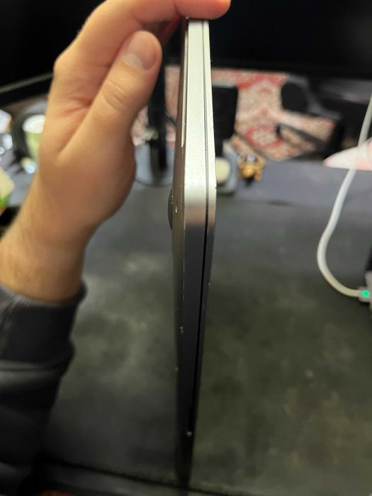 MacBook Pro 16 2019 Core i9 32GB Radeon 5300M 8GB SSD 500