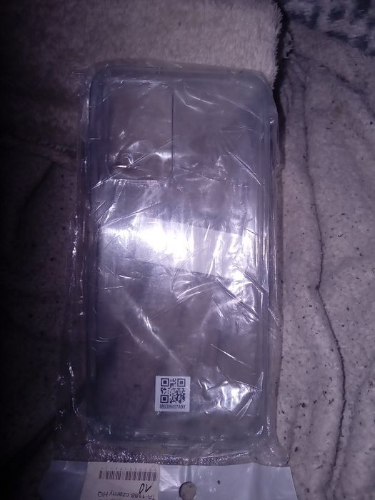 Etui na telefon.