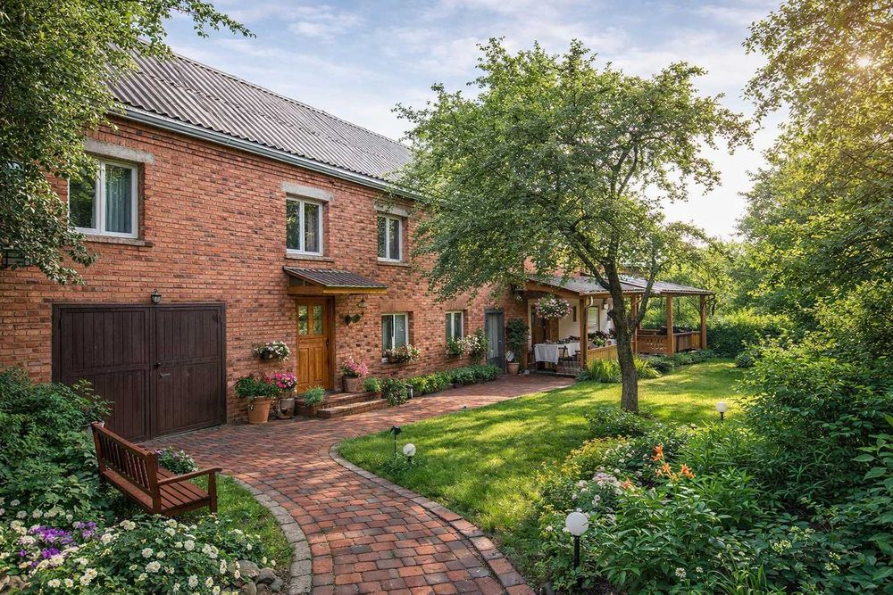 Продам Будинок для Великої Родини (на 2 Сім'ї). Р-н. Левада. Центр 5хв