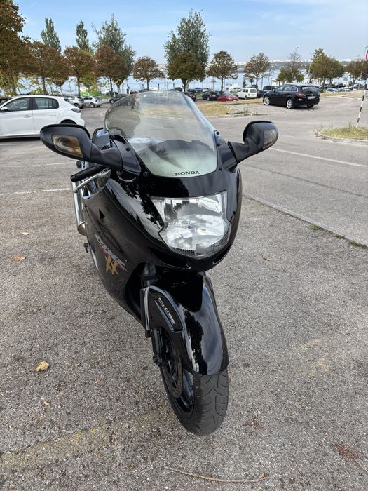 Vendo cbr 1100 xx  97