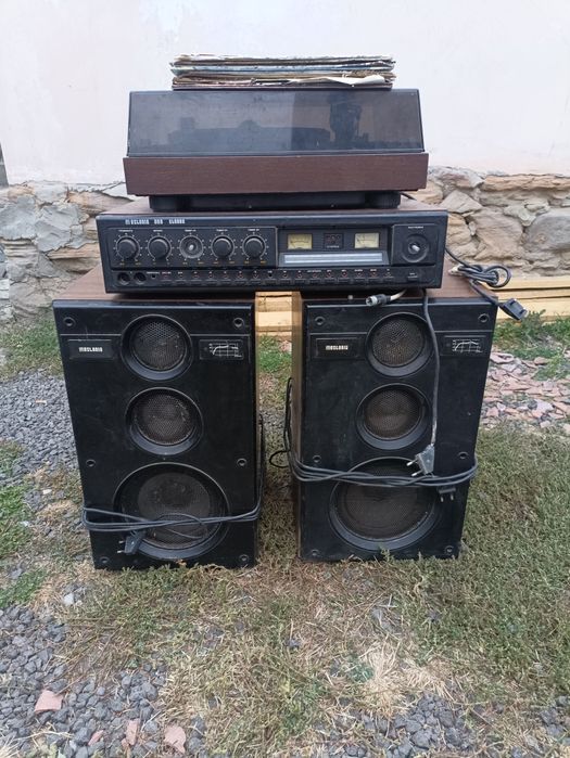 Колонки,підсилювачь і прогровачь.ESTONIA