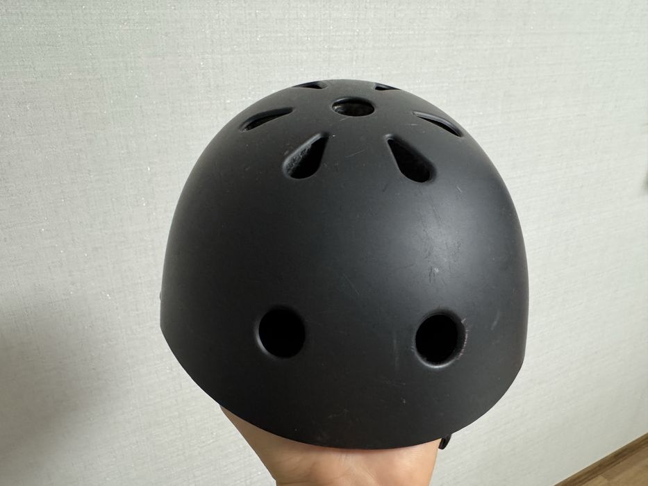 Захисний шолом для активностей, роликів