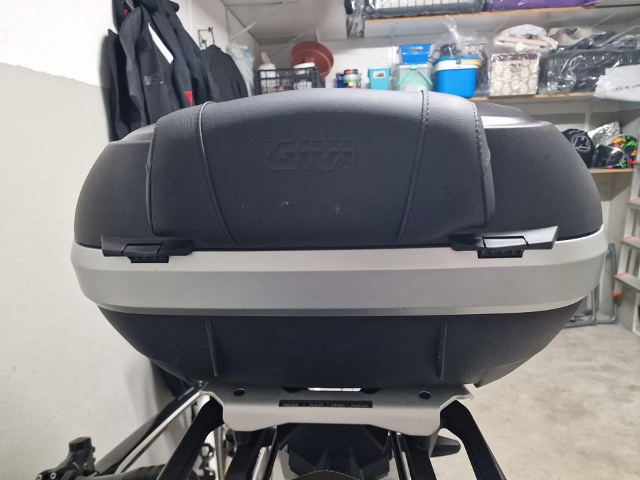 Top case GIVI V47