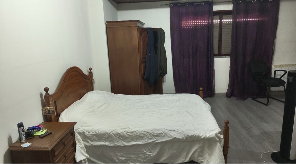 Alugo quarto a estudantes com 32m2