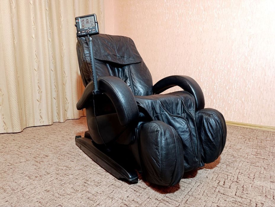 Продам шкіряне масажне крісло