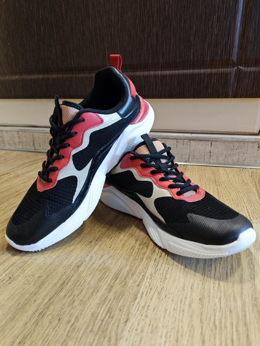 Кросівки LC Waikiki 43 28,6см ідеал