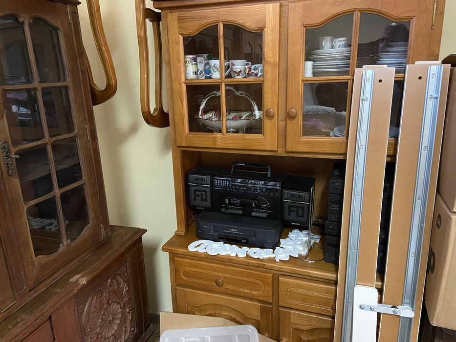 Móveis antigos em bom estado