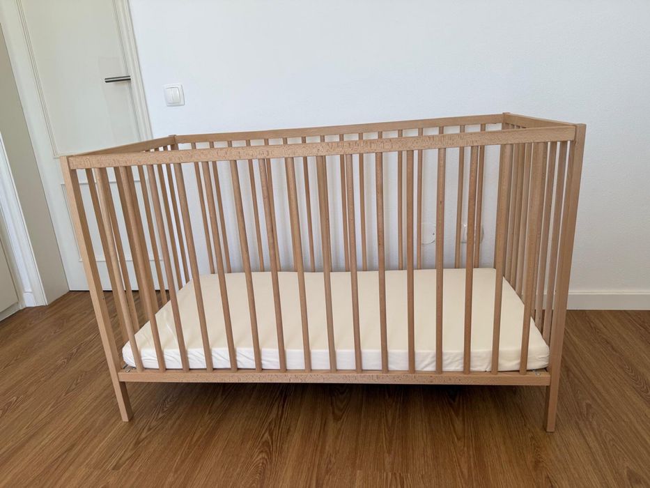 Berço e colchao ikea