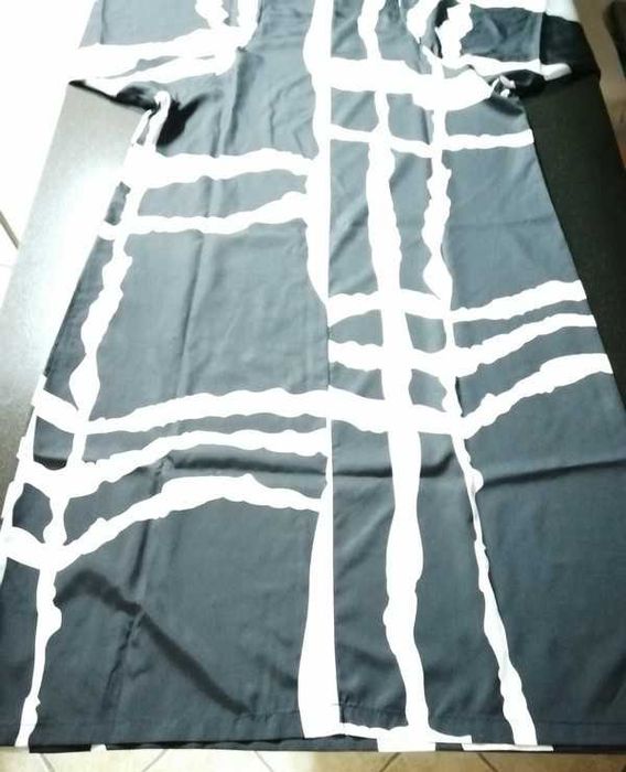 Vestido comprido, preto e branco, manga asa de morcego, poliéster, XL