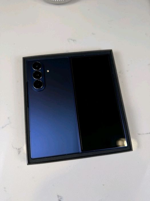 Galaxy fold 7 12/256 blue як новий
