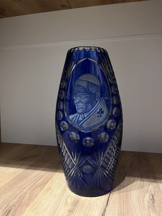 Wazon krysztalowy z Papieżem