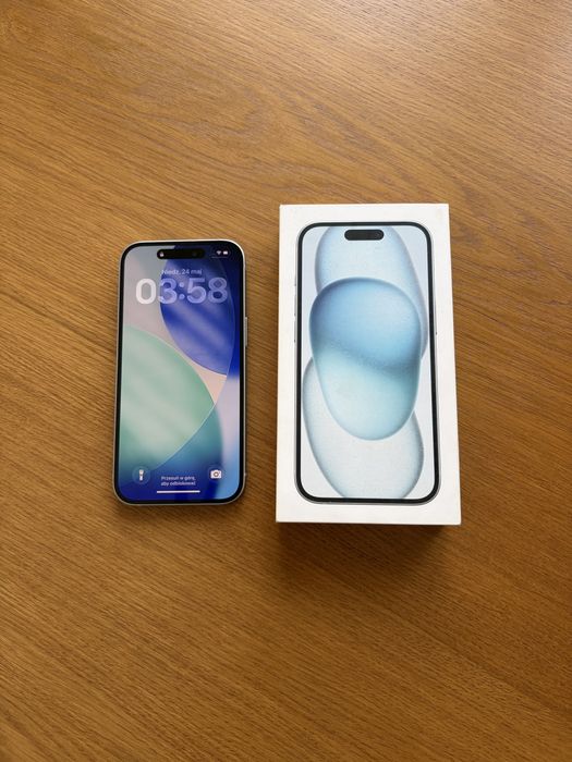 Apple iPhone 15 128 GB | Bardzo zadbany + 13 etui w zestawie