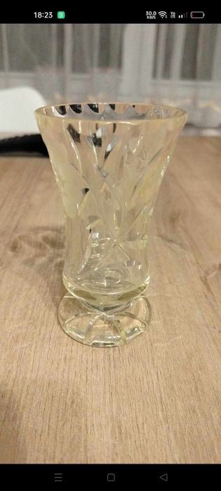 Szkło uranowe kryształowe cięte