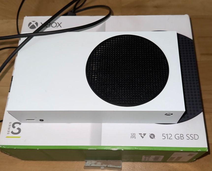 Xbox Series S на запчасти или ремонт.