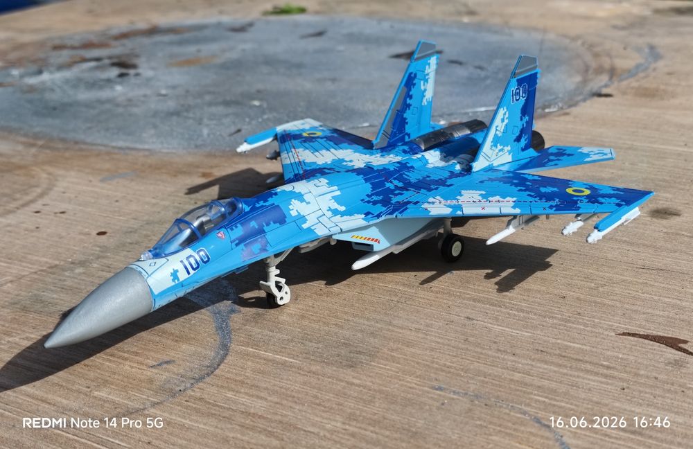 Model samolotu Su-27 Flanker w skali 1:72