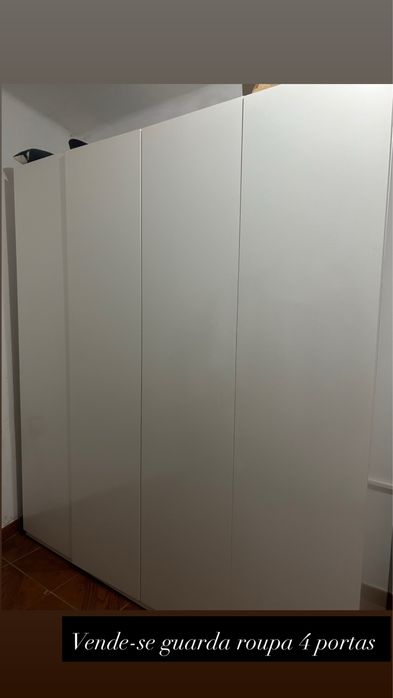 Guarda roupa com 4 portas