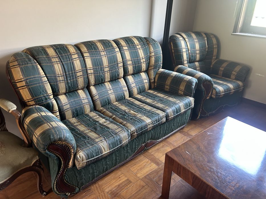 Sofa Cama Vintage com 2 Cadeirões