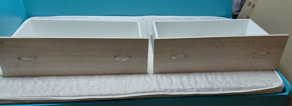 Отдам бесплатно шухляди від комода