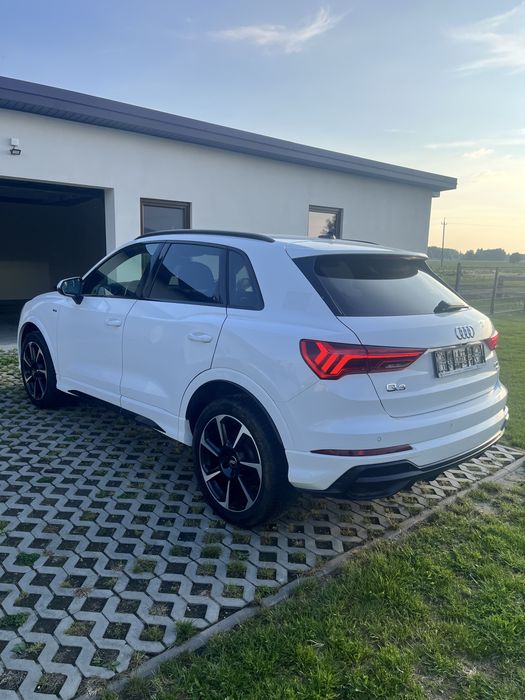 Q3 s-line panorama quatro