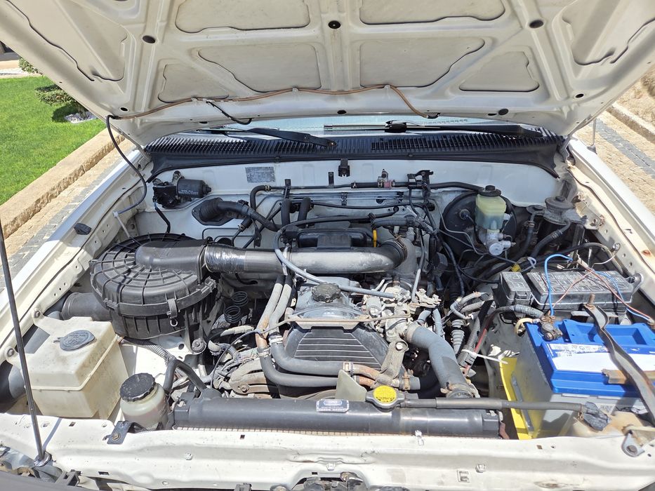 Toyota Hilux 2.4