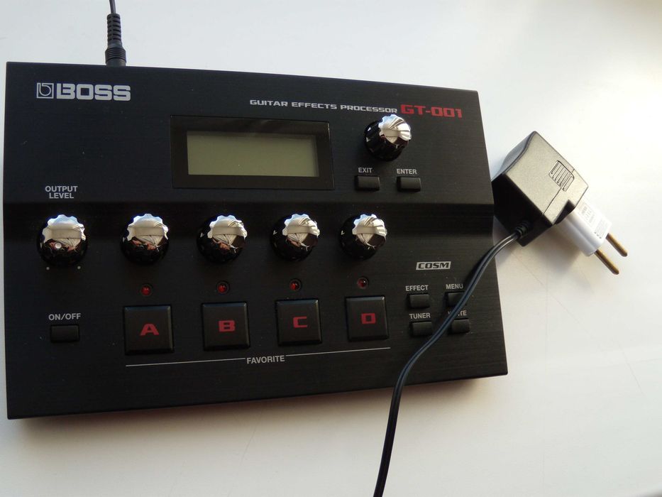 Boss GT-001/ Line6 POD X3/