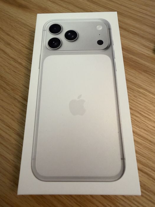 Iphone 17 pro max 256GB silver