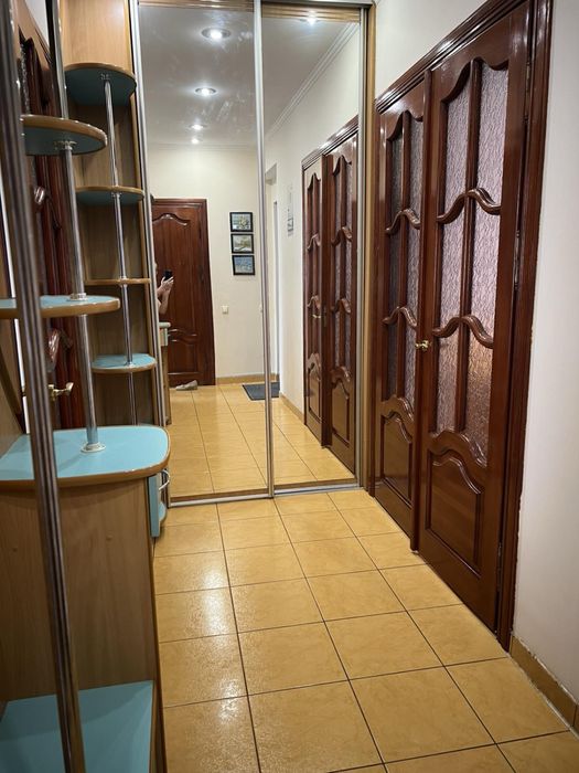 Оренда квартири в Центрі з видом на озеро