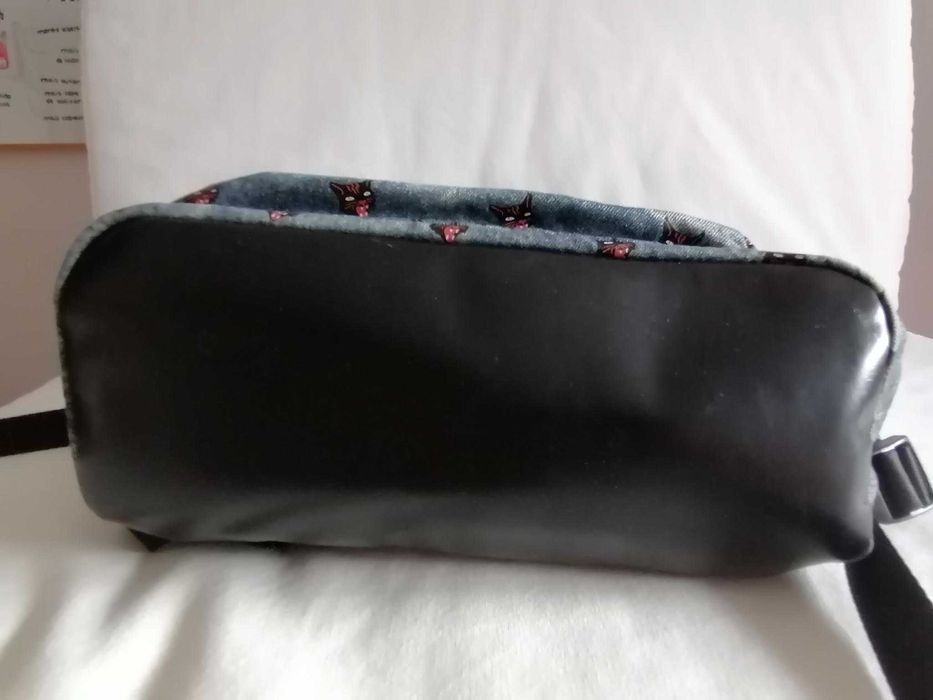 Oportunidade - Mochila "Diesel" em muito bom estado. Muito confortável