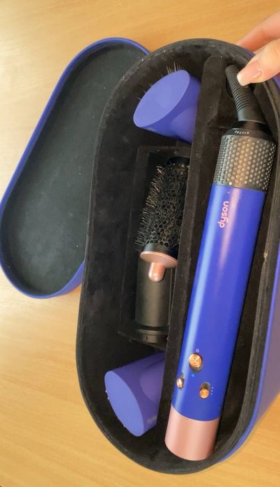 Dyson airwrap multi-styler