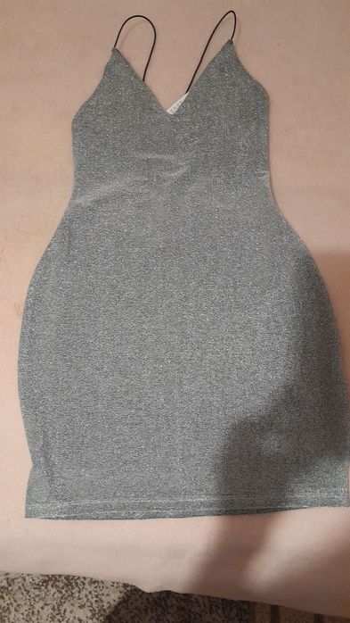 Платье на бретелях