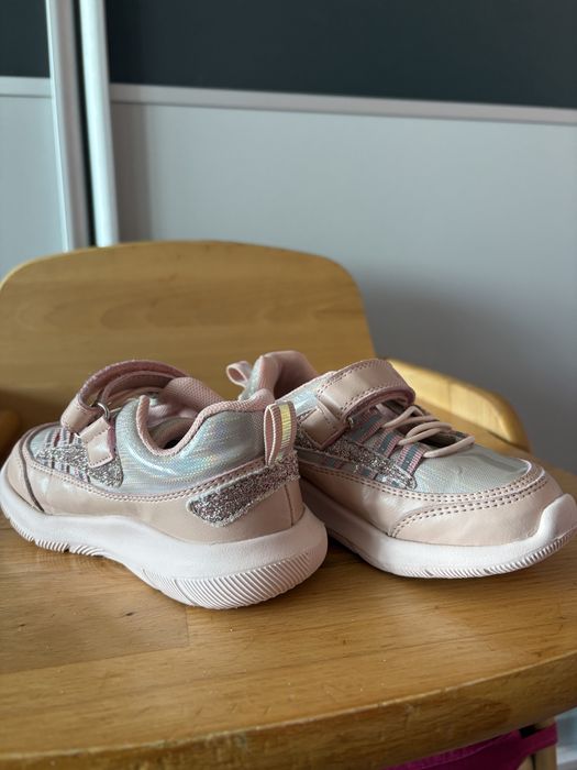 Кросівки для дівчинки 25 р. 16 см устілка