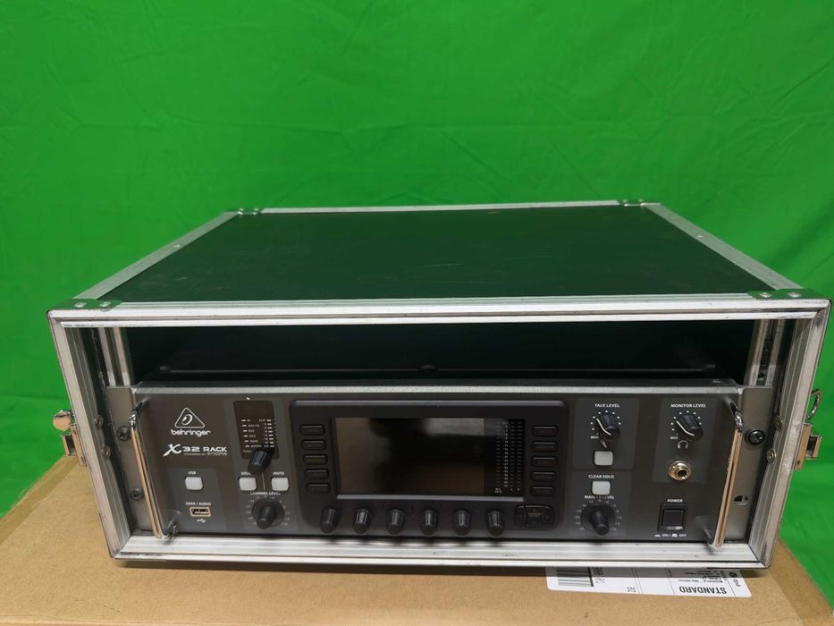 Mikser Behringer X32 rack