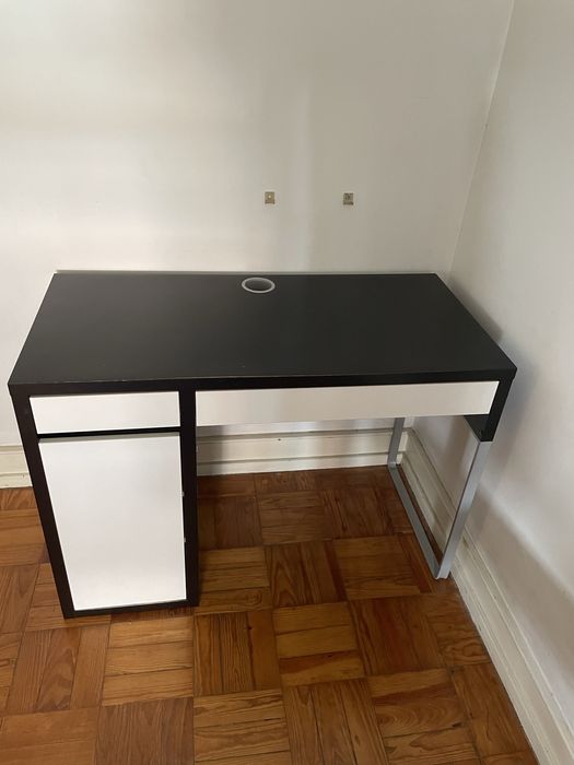 Secretaria ikea preto e branca