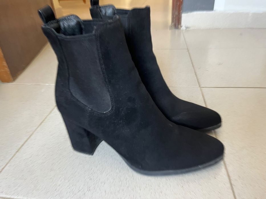 Botas preta da Guimarães
