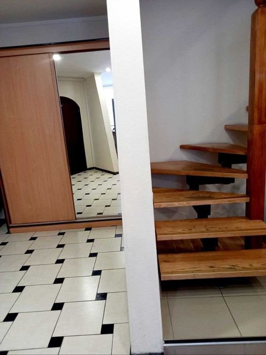 Ярославів Вал 21-Г  Центр Золоті Ворота Простора (229 кв м)