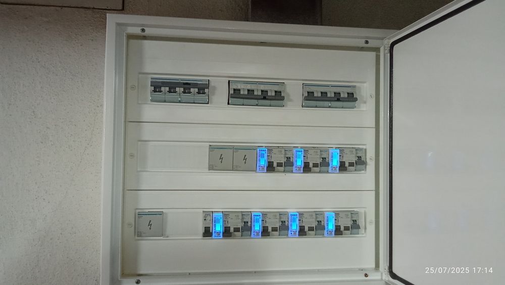 Instalação  de carregador de carro elétrico e serviço de eletricidade em geral