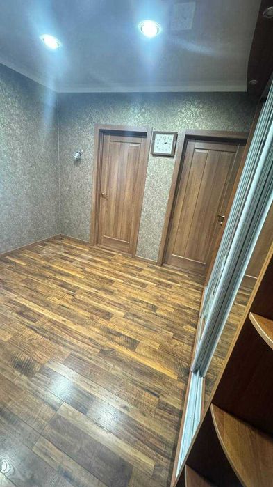 Продам 3-х комнатную квартиру в г.Слобожанское с мебелью и ремонтом