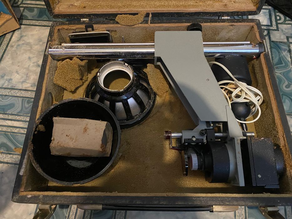 Фото техніка збільшувач портативний та сушарка