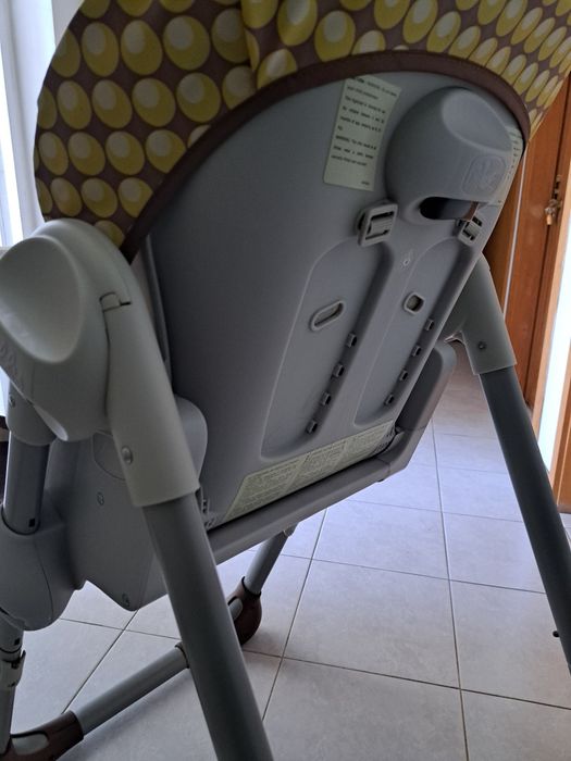 Cadeira  papa chicco em bom estado de uso