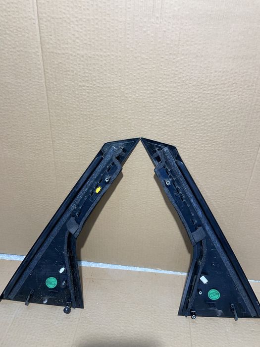 Накладки Hyundai Genesis Gv70 83280AR000, 83270AR000