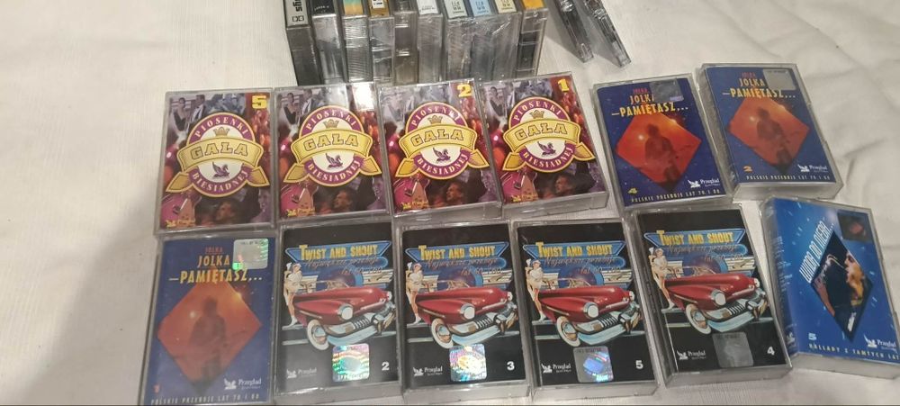 Kasety magnetofonowe muzyka różnorodna.