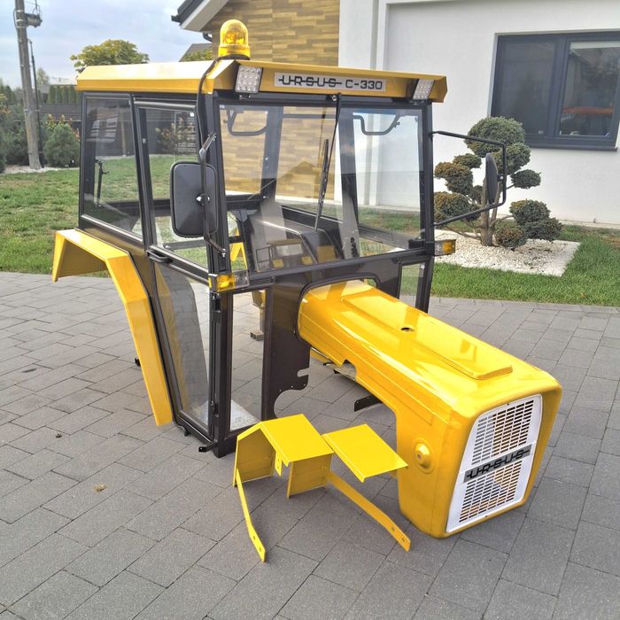Kabina ciagnikowa c360  c330 mf255 mf235 dostepna od reki
