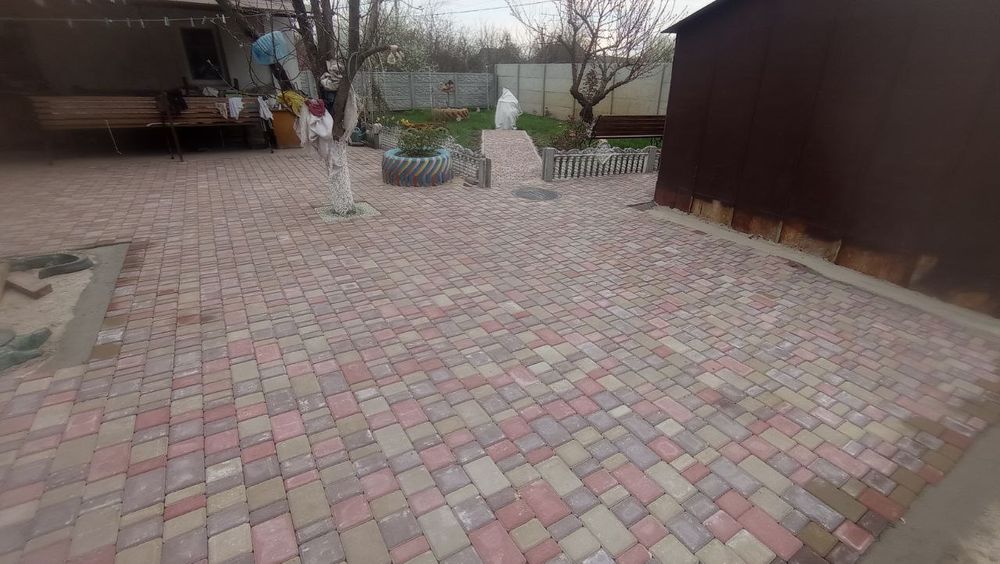 Тротуарка бруківка