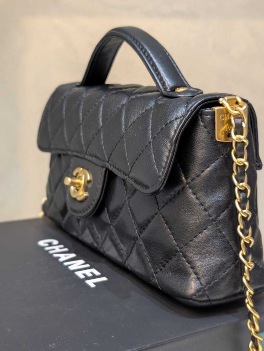 Сумка шанель Chanel трапеція, внизу довжина 24 см вверх 21 см кожаная сумочка