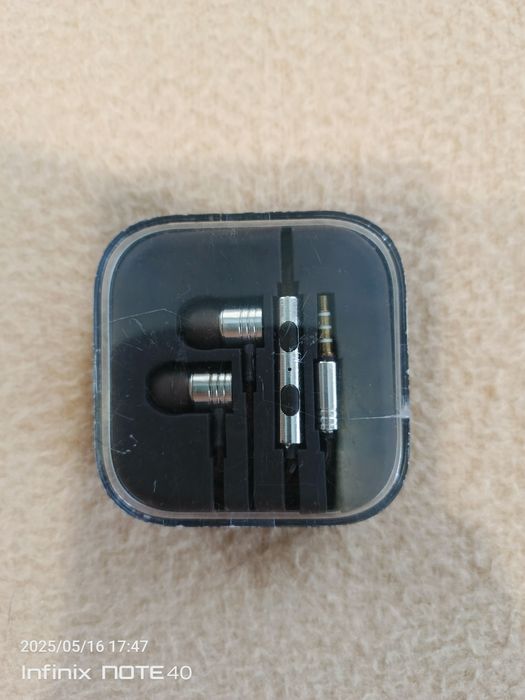 Навушники дротові вакумні