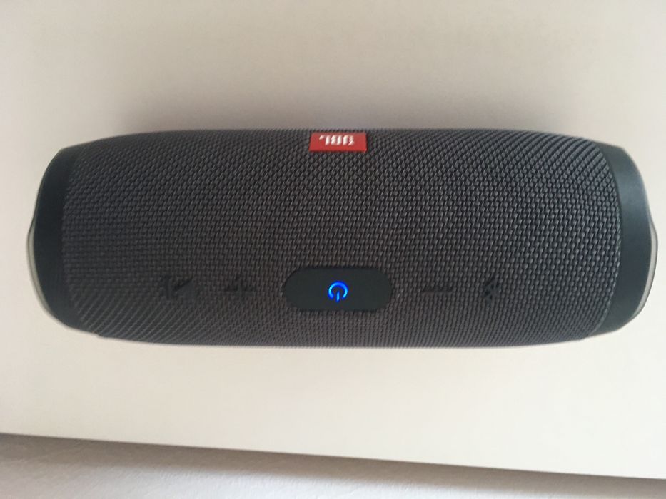 Coluna jbl essential charge