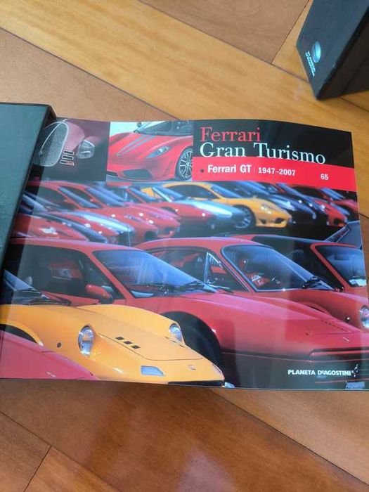 Fascículos / livros Ferrari